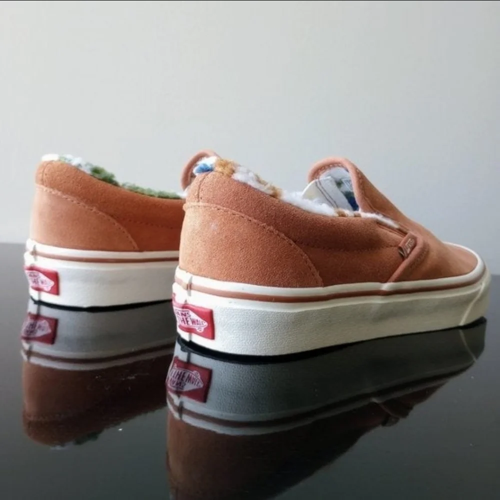 NWOT Unisex Vans Classic Slip-on Canvas Sneakers - Picture 9 of 12